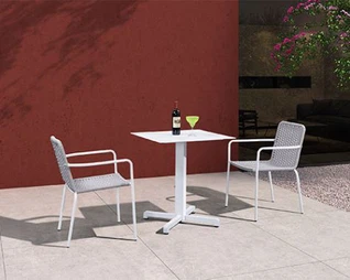 Buiten dineren vierkante tafel